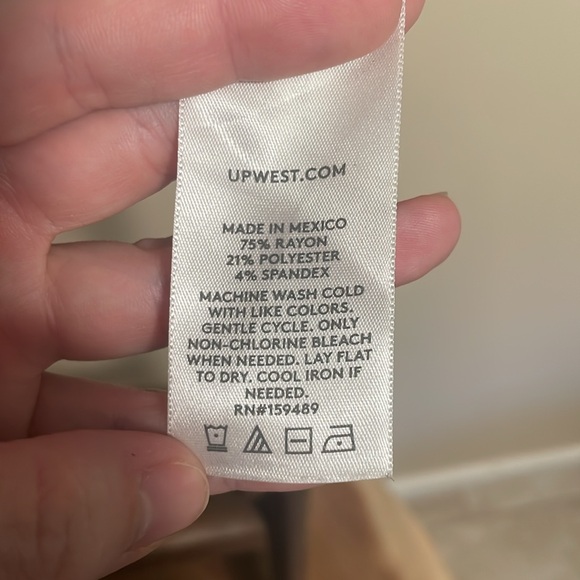 UpWest crop short sleeve sweater-material top - Picture 4 of 5